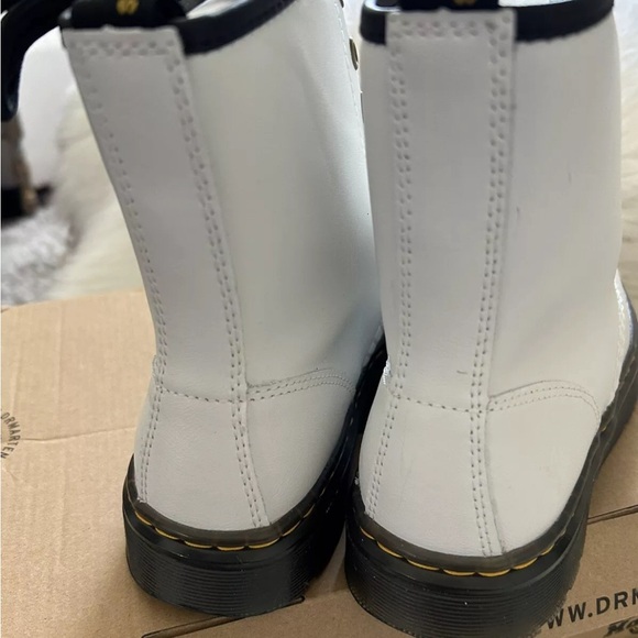 DR. MARTENS “Zavala” White Combat Style Boots, BRAND NEW! Size M7/L8 - Picture 4 of 6
